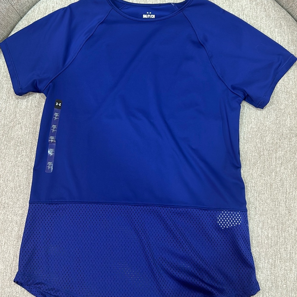 Blue loose athletic shirt